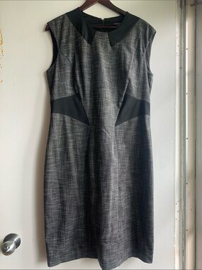 Le Chateau Office Sleeveless Gray Sheath Dress with Black Accents Sixe XL